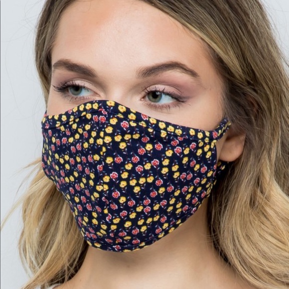 MADE IN USA 2 ULTRA SOFT DAINTY FLORAL FACE MASK - Picture 6 of 6